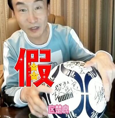 女生把自己尿口扒开给男生捅